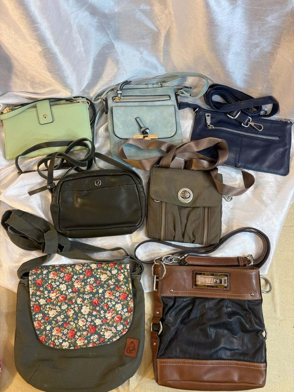 Lot of 7 Assorted Crossbody Purses Chaps Baggallini ARSA